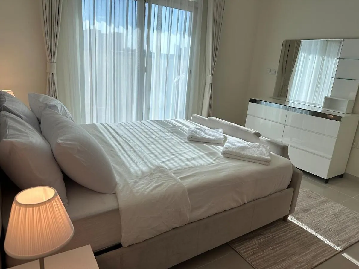 1 Bedroom Apartment With Private Jacuzzi May Residence Jvc ドバイ 0*,  アラブ首長国連邦